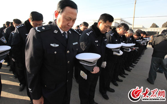 ̩������ϵ�y�e�м��е�����