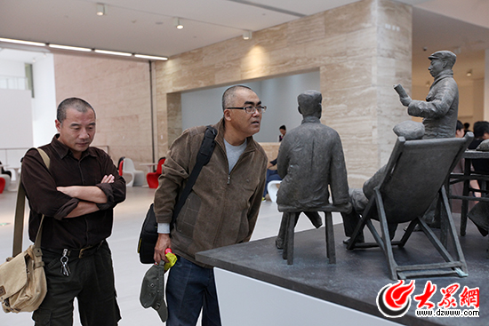 ������չ�����˱������������g�Һ����g�ۺ��ߵą��^ ��l �z.jpg