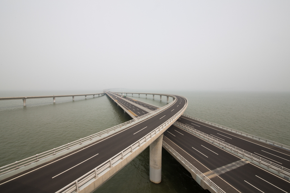 �D2 16�����������Ґ��@Ƭ�{ɫ�ć������W�j���}��Ӳ��L�F���_λ�����u��ɽ�|�����z�ݞ����.jpg