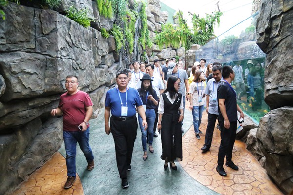 四季花鳥園內(nèi)草木芬芳 四季花鳥園內(nèi)草木芬芳