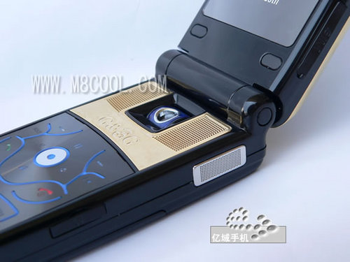 鉆石雙鍵盤iCool雙卡雙待機(jī)G700登場(chǎng)