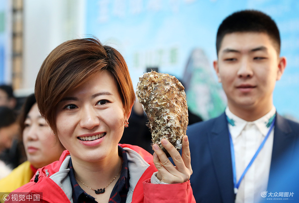 1��13�գ�ɽ�|��������������ɽ�����H��ĵϠ�Ļ������^���ĵϠ����ِ�����_��Ļ��20��λ�x�������Լҵġ��ޟo�ԡ�ĵϠ���_�^����