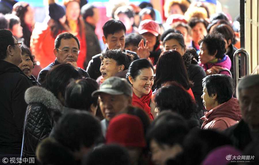 2018��3��1�����磬���ϡ�ɽ�|ʡ�����W���ϴ��^�@У�^2018�W���_�W��һ�죬ǰ�������M���a������������ڴ�d����꠺���ԃ��