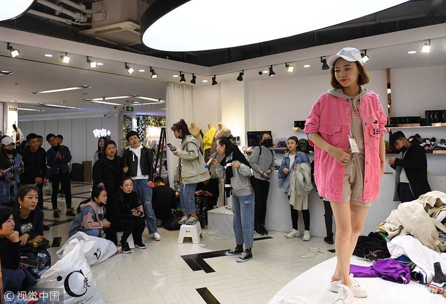 2018��3��19�գ����ݣ�һλ������ģ�ء��������ˇ��^�����㽭�����ļ�����b�Ј���������䁵ġ�����ģ�ء����ڵ�䁴��_ԇ���·����ԬF��չʾ���b�ķ�ʽ���M�д��N��