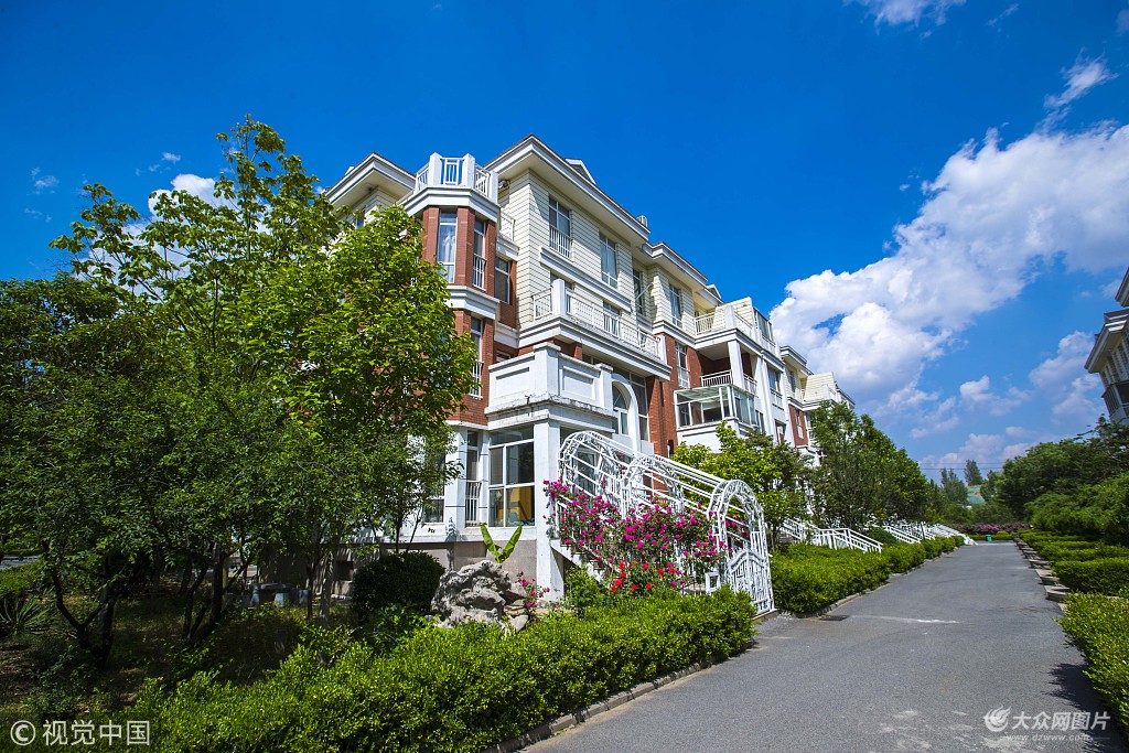 2018��5��2���������峿С���^�󣬳��F(xi��n)�{������������ɫ�箋��ȾȪ�ǡ�