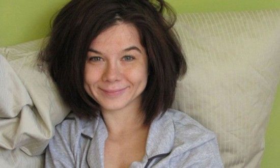 美國(guó)女碩士開(kāi)店供人摟抱減壓