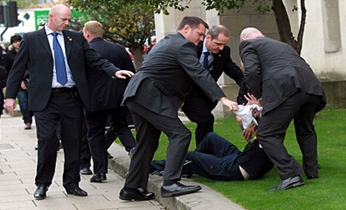 Ӣ�����࿨÷����İ�����Ӯ�(d��ng)������