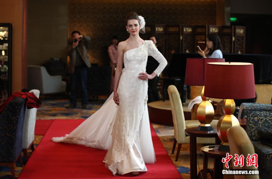 3��9�����磬�����u���������Ƶ���þ�����e����һ���e�_����Ļ鼆չ�ݣ����������⡱ģ�������鼆����λ֮�g���У�����˂�����һ�������x��ҕ�Xʢ�硣