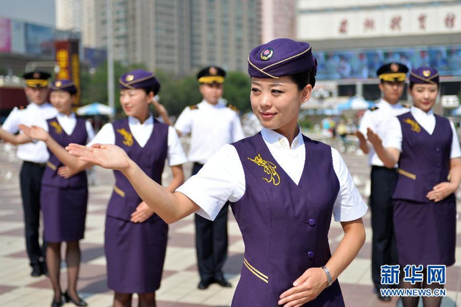 7��4�գ��m���F·���m�ݿ��\�΄�܇�M�˄ՆT������չʾ���նY�x��