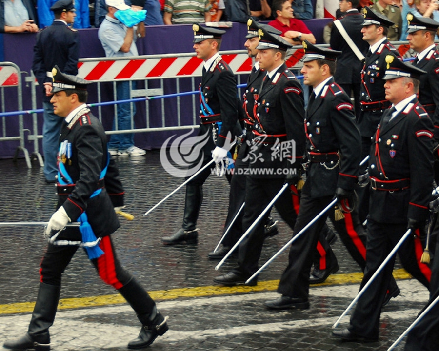 �������������������ґ�������M�����������ڷ��ɷ�����(n��i)���������S�o(h��)����ΰ����P(gu��n)�I�r��߀�ܵ����┳�Ĝ�(zh��n)܊�½M��������������ǡ�Nei Secoli  Fedele�������h(yu��n)���\����