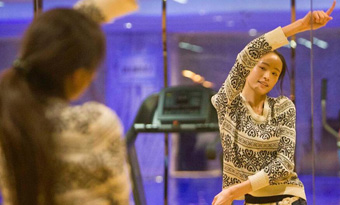 ����Ů����T�_��