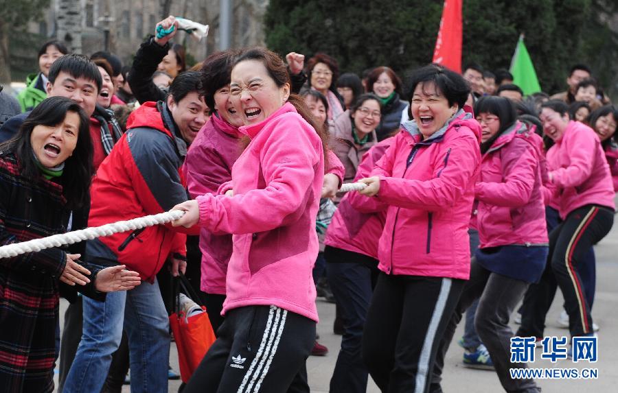 3��6�գ�Ů�̹�����ɽ�|�����cף�����ˡ���(ji��)�e�k�İκӱ�ِ��