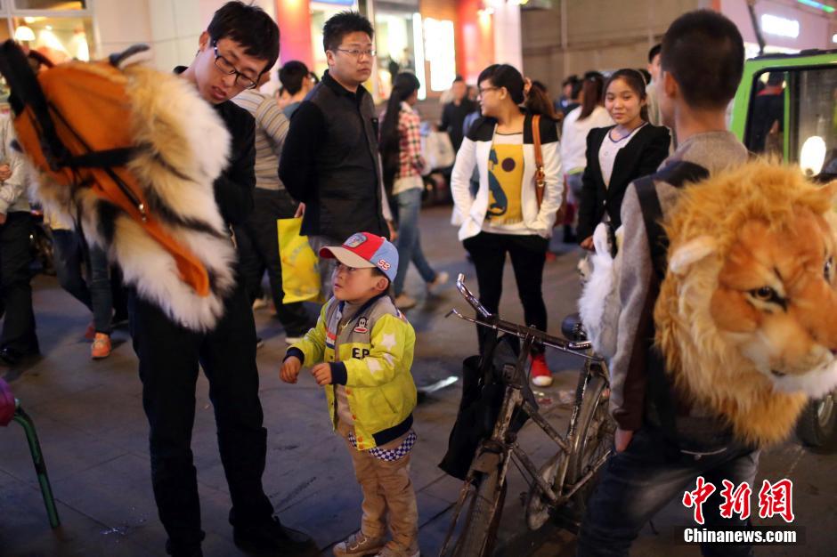 3��28��������ɽ��̫ԭ�[�н��^һ�������ӽ��u�����^�������{�^��ģ�ӵ��p�米���������˲������p���v���^������һ�����N�ۺ��ˎׂ���������l(f��) ���� �z