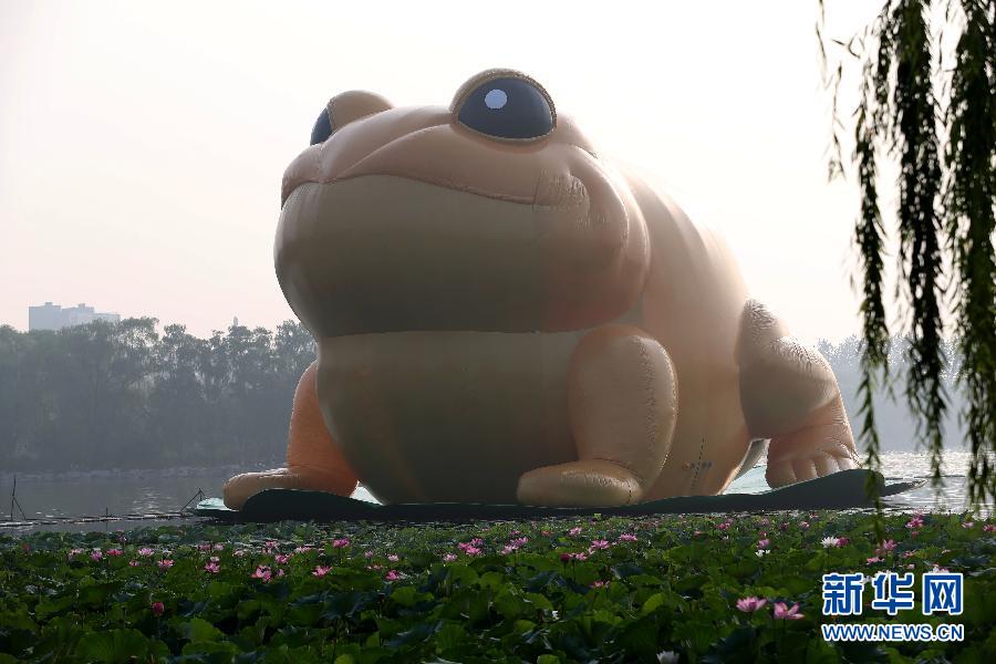 ���գ�һֻ��22�ס��ײ��L34�׵ĳ�⡰���~��󸡱 �ڱ�����Y̶���@�fƽ���㾰�^��ʽ���ࡣ