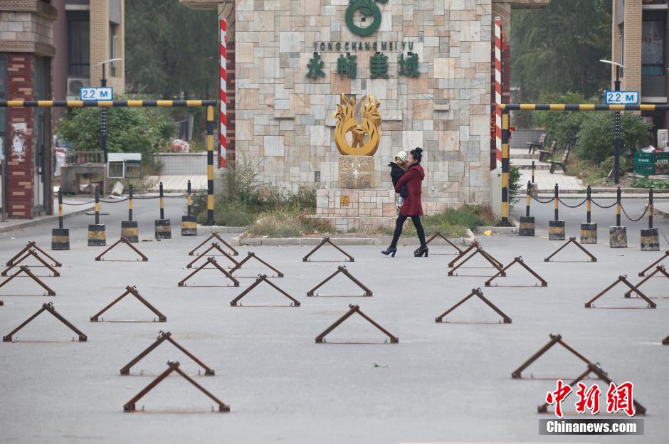 10��9�գ�������L(zh��ng)��һ���M܇λ���i��С�^(q��)�Tǰ���^(gu��)��