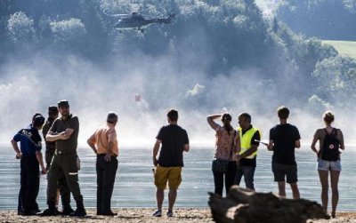 ��ʿ܊�ֱ���C��������͵ˮ��