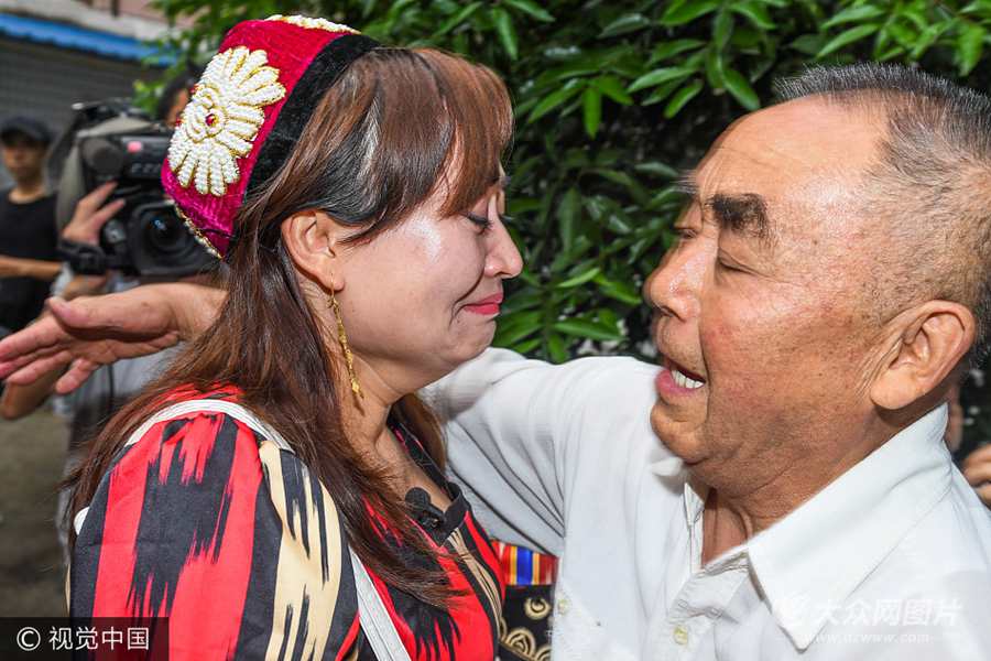 2017��8��31�����Ĵ�ʡ�ɶ�����19���Ů�z������˲�g�����@�ݲ���Ѫ���Pϵ���H�����������Iˮ�c˺�Ѱ�Ŀ�һ��Űl���������ְ�Ů���؁�������